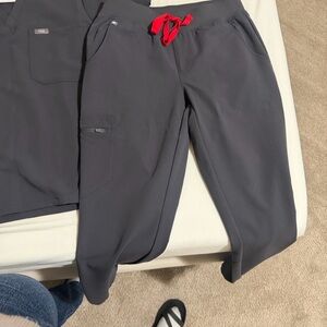 FIGS women’s set top and Charcoal Jogger Pants with Red Drawstring